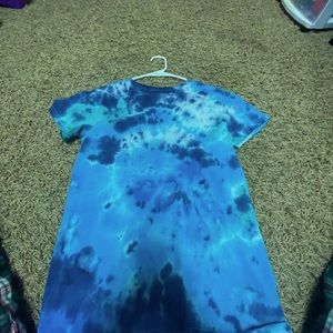 Women’s tie-dye T-shirt